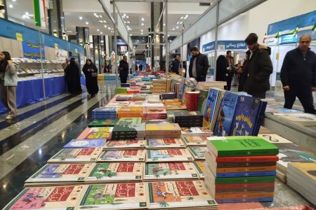 عرضه ۱۰هزار عنوان کتاب مخصوص کودک و نوجوان در هفدهمین نمایشگاه کتاب آذربایجان غربی