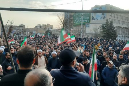 ارومیه یکپارچه عزا و ماتم شد/ پرچم عزا در میدان انقلاب به اهتزاز در آمد