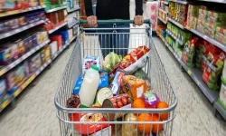 توزیع ۲۰ هزار و ۴۵۰ تن کالای اساسی در آذربایجان غربی /آرامش در بازار حاکم است